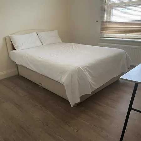Nky Crystal 4 Bed House Apartment